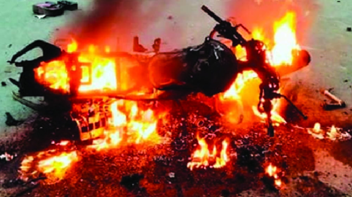 ফরিদপুরে বিএনপির দুই গ্রুপের সংঘর্ষে রণক্ষেত্র