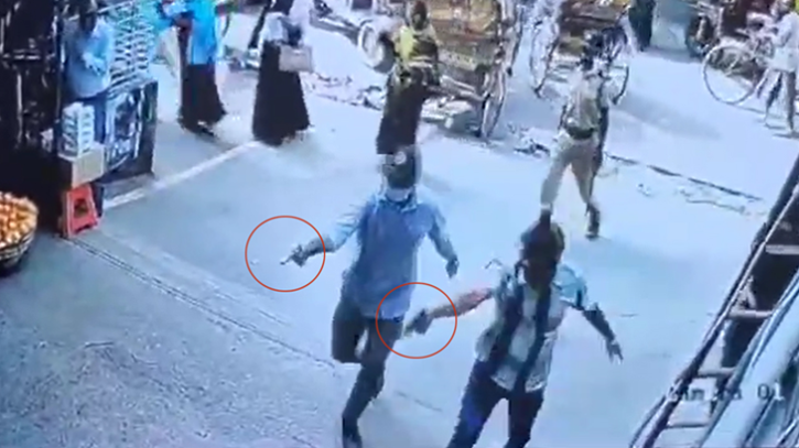 ন্যাশনাল মেডিকেল কলেজের সামনে গোলাগুলিতে এক ব্যক্তি নিহত