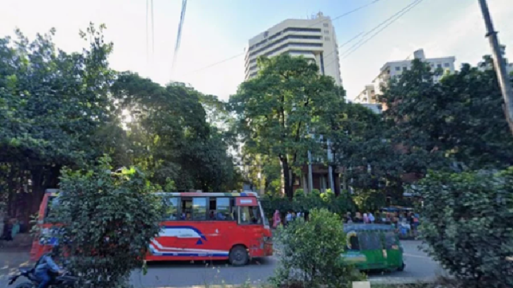 গ্রামীণ ব্যাংক ও উপদেষ্টা ফরিদার প্রতিষ্ঠানে ককটেল হামলা