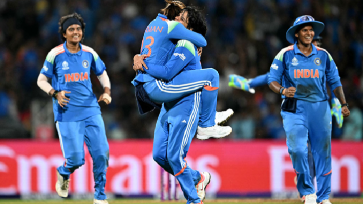 দক্ষিণ আফ্রিকাকে কাঁদিয়ে ইতিহাস গড়লো ভারতের মেয়েরা