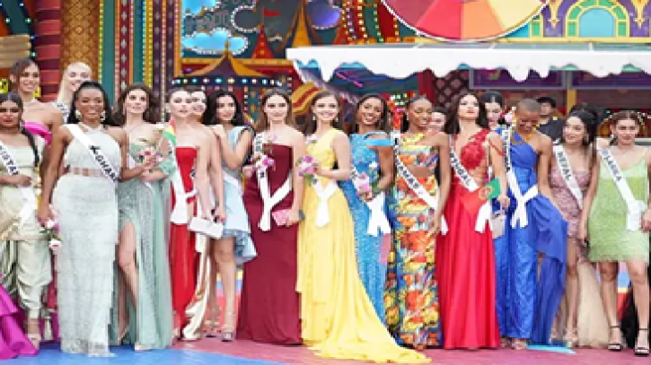 মিস ইউনিভার্স থেকে দুই বিচারকের পদত্যাগ