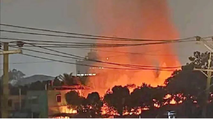 বিএনপি নেতা দুই ভাইয়ের সমর্থকদের রক্তক্ষয়ী সংঘর্ষ, বাড়িঘরে আগুন