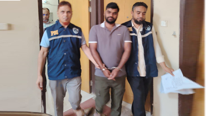 উচ্চ শিক্ষা অর্জন করে অনলাইনে প্রতারণা, অতঃপর গ্রেফতার