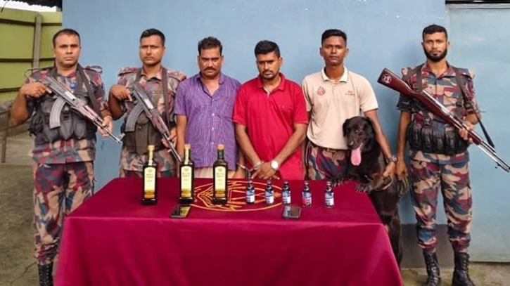 যশোর সীমান্তে মাদক পাচারকালে ভারতীয় নাগরিকসহ আটক ২