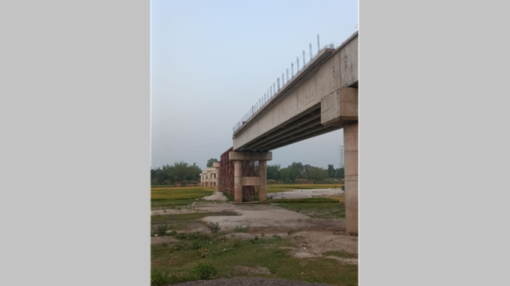 অনিশ্চিত ’জয়ন্তীয়া সেতু’ নির্মাণ কাজ, পালিয়ে গেছে ঠিকাদার।