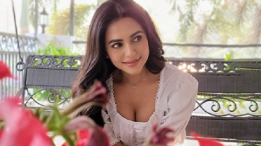 নতুন উদ্যমে ফিরেছেন নুসরাত ফারিয়া