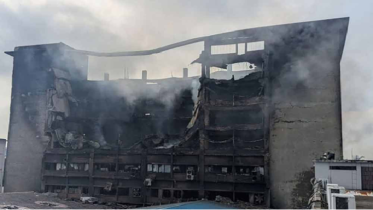 ১৭ ঘণ্টা পর সিইপিজেডের আগুন নিয়ন্ত্রণে, ধসে পড়েছে ভবন