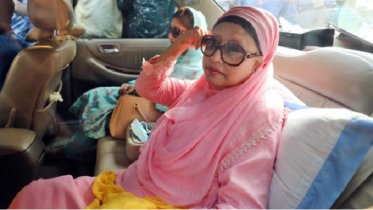 খালেদা জিয়া হাসপাতাল থেকে ‘ফিরোজা’য় ফিরলেন 