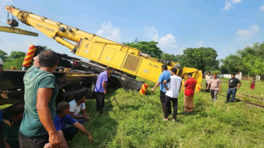 উদ্ধারে গিয়ে উল্টে গেলো উদ্ধারকারী ট্রেনও