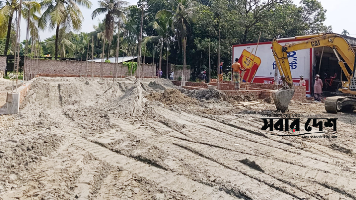 শার্শায় সরকারি জমি দখল করে চলছে মার্কেট নির্মাণ