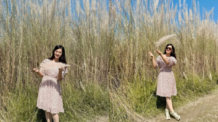 কাশফুলের শুভ্রতায় রূপের জাদু ছড়ালেন বুবলী