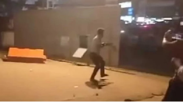 কনসার্টে ‘জয় বাংলা’ স্লোগানের জেরে ভাঙচুর, গুলি