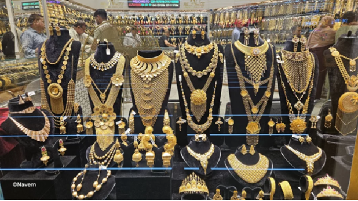 একদিনেই ভরিতে ৬৯০৬ টাকা বেড়ে সোনার দামে নতুন রেকর্ড