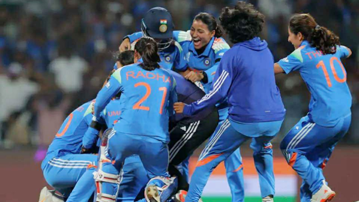 অস্ট্রেলিয়ার দুর্গ ভেঙে বিশ্বকাপের ফাইনালে ভারত