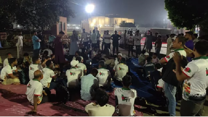 জুলাই যোদ্ধাদের আইনি সুরক্ষার দাবিতে মধ্যরাতে বিক্ষোভ