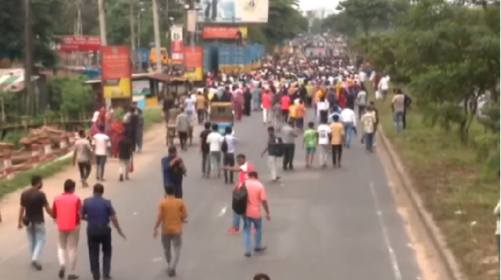 ঢাকা-চট্টগ্রাম মহাসড়ক অবরোধ প্রত্যাহার, যান চলাচল স্বাভাবিক