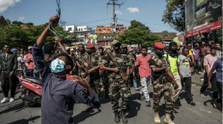 সেনা অভ্যুত্থানে মাদাগাস্কারের ক্ষমতা দখল