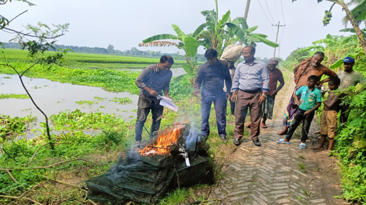 বাগাতিপাড়ায় চায়না দুয়ারি জাল জব্দ ও বিনষ্ট করলো মৎস্য বিভাগ 