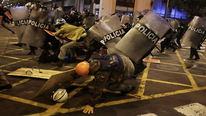পেরুতে জেন-জি বিক্ষোভে রণক্ষেত্র লিমা, নিহত ১, আহত শতাধিক