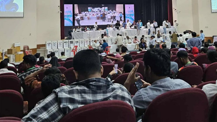 রাকসুতে ভূমিধস জয়ের পথে শিবির সমর্থিত জোটের