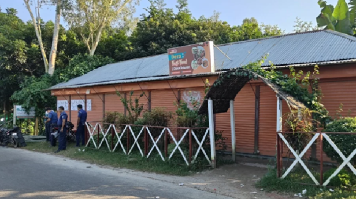 ‘কিশোরীর চিৎকার ঢাকতে উচ্চস্বরে সাউন্ডবক্সে গান’