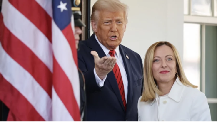 ‘তুমি সুন্দরী যুবতী’- মেলোনিকে ট্রাম্প