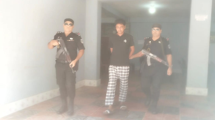 র‍্যাবের অভিযানে পিস্তলসহ চাঁন্দা ডাকাত গ্রেফতার