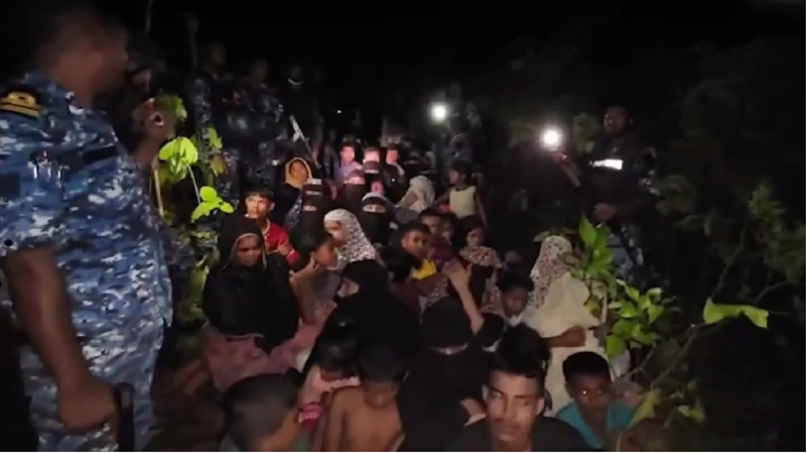 টেকনাফে গহীন পাহাড় থেকে নারী-শিশুসহ ৬৬ জন উদ্ধার