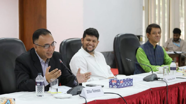 উপদেষ্টার পদ নিয়ে ‘অনিশ্চয়তায়’ মাহফুজ আলম