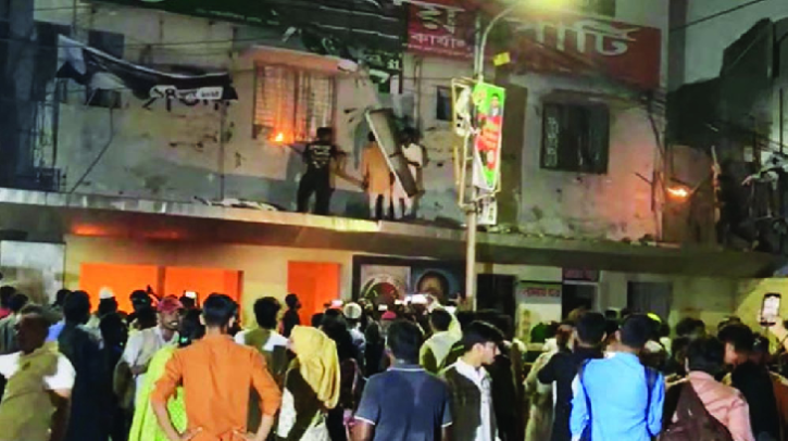 কাকরাইলে জাতীয় পার্টির কার্যালয়ে ভাঙচুর, দুজন গুলিবিদ্ধ