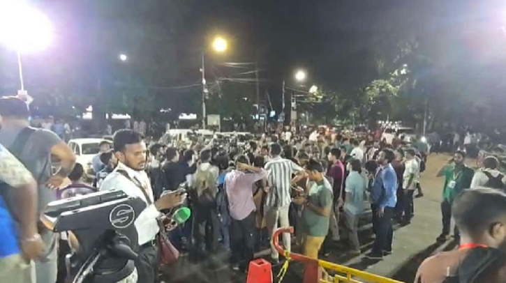 ডাকসুর ফলাফল ঘিরে টানটান উত্তেজনা: ক্যাম্পাসে বাড়তি পুলিশ