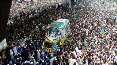 সারা দেশে ধর্মীয় ভাবগাম্ভীর্যে পালিত পবিত্র ঈদে মিলাদুন্নবী