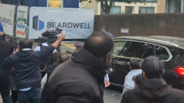 লন্ডনে তথ্য উপদেষ্টা মাহফুজ আলমের ওপর আ. লীগের হামলার চেষ্টা