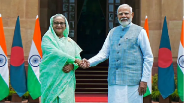 আপনার এক বাংলাদেশি বোন দিল্লিতে আছেন- মোদিকে ওয়াইসি