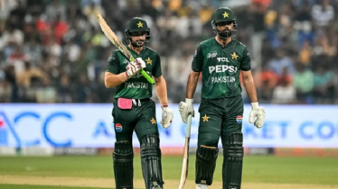 শ্রীলঙ্কাকে হারিয়ে ফাইনালের আশায় পাকিস্তান