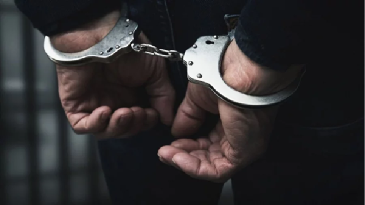 শ্যামলীতে আ.লীগের ঝটিকা মিছিলে ককটেল বিস্ফোরণ, আটক ছয়