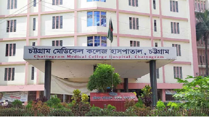 চট্টগ্রামে লোহার ডিপোতে বিস্ফোরণ, ৮ জন দগ্ধ