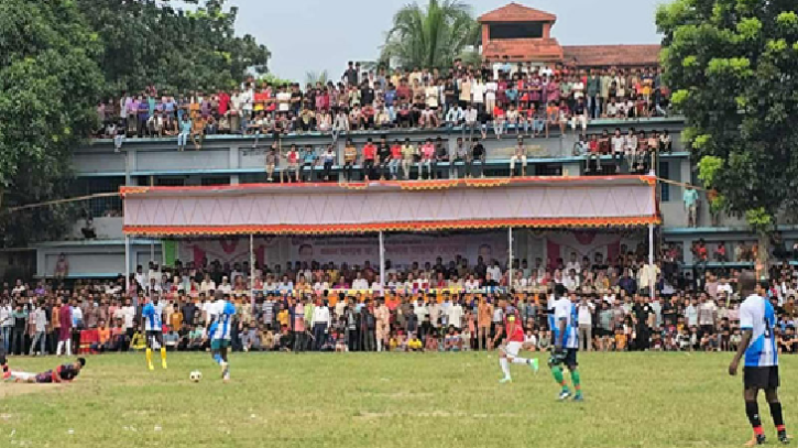 মেঘনায় মাদকবিরোধী ফুটবল ম্যাচে উৎসবমুখর পরিবেশ