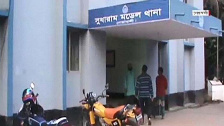 নোয়াখালীতে ছাদ থেকে ফেলে দিয়ে কলেজ ছাত্রকে হত্যা