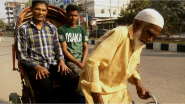 বার্ধক্যের প্যাডেলে জীবনের ভার  