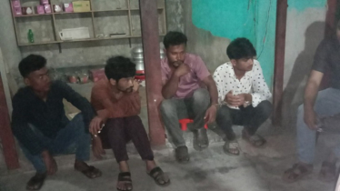 বীরগঞ্জে মাদকবিরোধী অভিযানে ৪ জন আটক