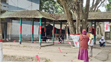 বগুড়া-৬ উপনির্বাচনে ধীরগতির ভোট