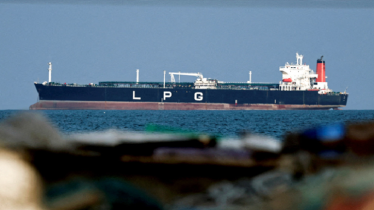 হরমুজ খুলে স্বস্তি, কিন্তু রইলো চাপ: দ্রুত চুক্তির তাগিদ ট্রাম্পের