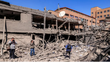 যুদ্ধবিরতি কাগজে, আকাশে আগুন—মধ্যপ্রাচ্যজুড়ে ইসরায়েলের হামলা যুদ্ধবিরতি কাগজে, আকাশে আগুন—মধ্যপ্রাচ্যজুড়ে ইসরায়েলের হামলা