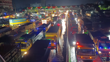 তেলের লাইনে থমকে মহাসড়ক, ঢাকা-চট্টগ্রাম সড়কে ১২ কিলোমিটার যানজট