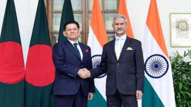 হাসিনা ও কামালকে ফেরত চাইলো ঢাকা হাসিনা ও কামালকে ফেরত চাইলো ঢাকা