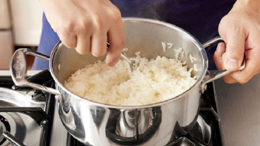 বাসি ভাত গরম করে খেলে কতটা ঝুঁকি? 