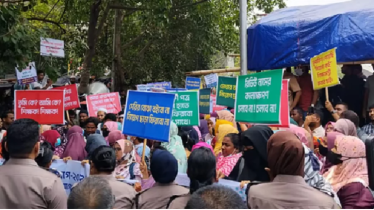 প্রজ্ঞাপন না হওয়া পর্যন্ত শাহবাগ ছাড়ছেন না প্রাথমিকের শিক্ষক প্রার্থীরা