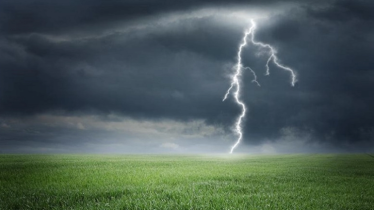 বজ্রপাতে মৃত্যুপুরী: ৫ জেলায় ঝরলো ১১ প্রাণ