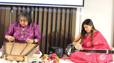 সিআর পার্কে শততন্ত্রী বীণার সুরে মুগ্ধ দর্শক